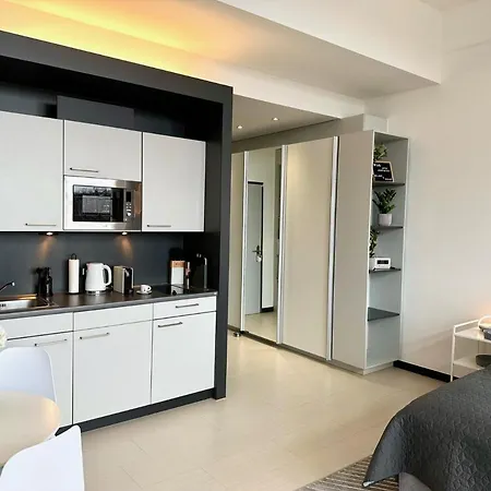 Apartment Meos 1 -zentrum-balkon-parkplatz-gym-uniklinik